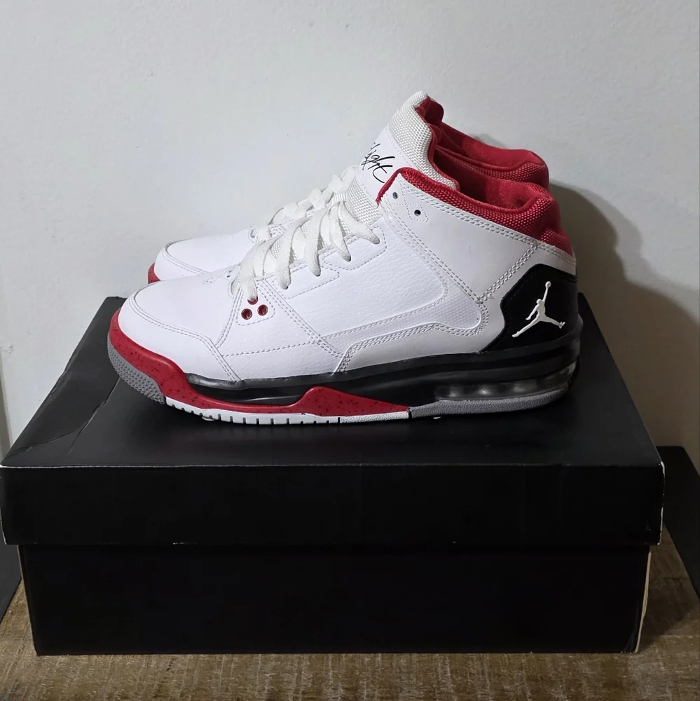 Jordan Flight Origin 3 White/White-Black Fire Red GS Size 5.5Y - Picture 6 of 10